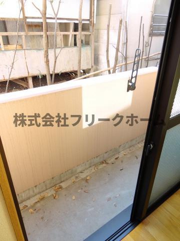 武蔵野市吉祥寺南町２丁目の賃貸マンションのバルコニー