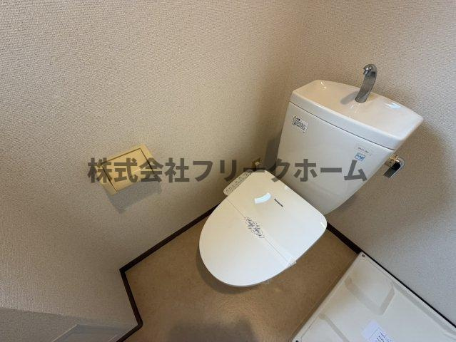 武蔵野市吉祥寺南町２丁目の賃貸マンションのトイレ