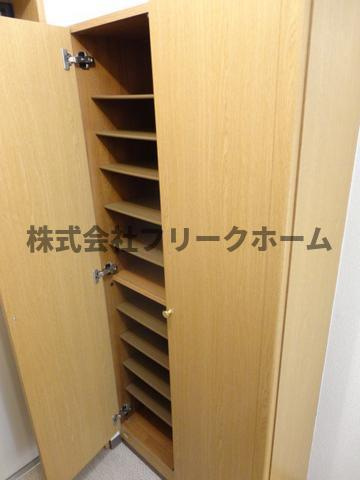 武蔵野市吉祥寺南町２丁目の賃貸マンションの玄関