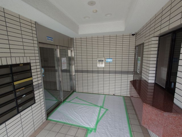 福岡市東区和白丘２丁目の中古マンションのエントランス