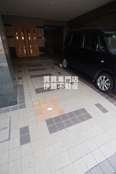 ITOH弐番館の駐車場