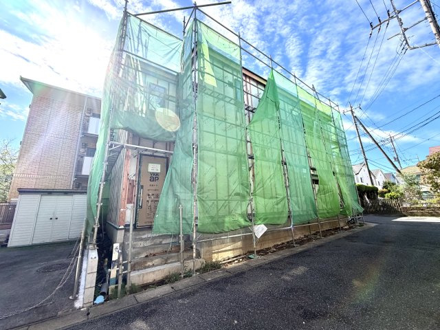 越谷市大里9期１号棟ケイアイグレース　新築戸建の外観|建物全体のボリュームが伝わる上棟後の現場。ご家族で実際の広さや天井高を体感してみてください。
