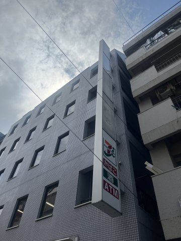 KTTビルの外観