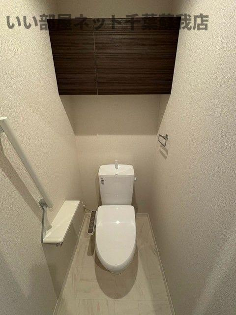 ジャンダルムのトイレ|落ち着いた色調のトイレです