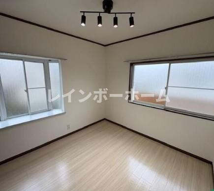 ジュネパレス流山の寝室|落ち着いた色調の寝室です