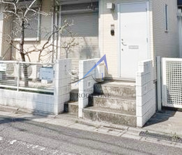 柿の木ハウス のエントランス|エントランスです。