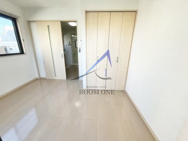 ルネッサ森下の居間・リビング|洋室のお部屋です。