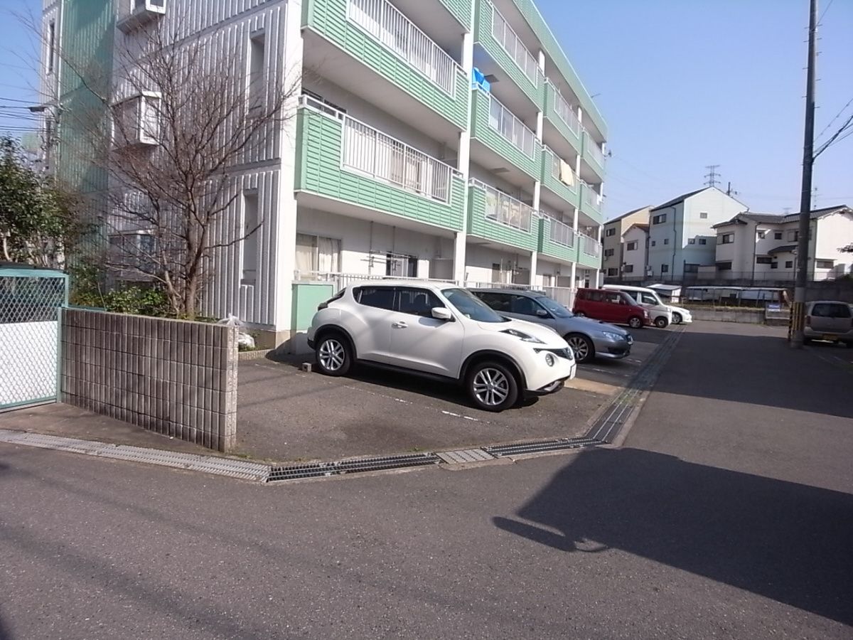 昇栄マンションⅡの駐車場
