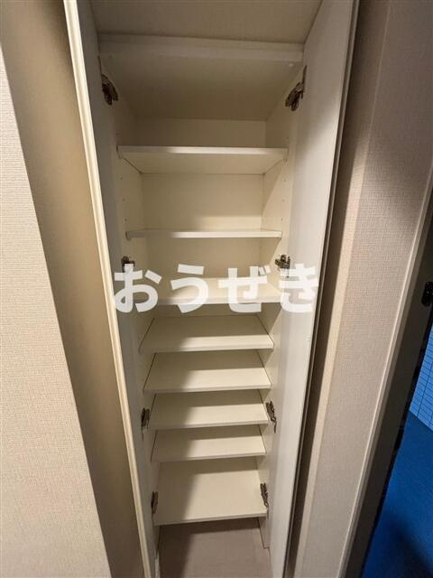 スクエアシティ横濱山手の玄関| 
※同仕様参考写真