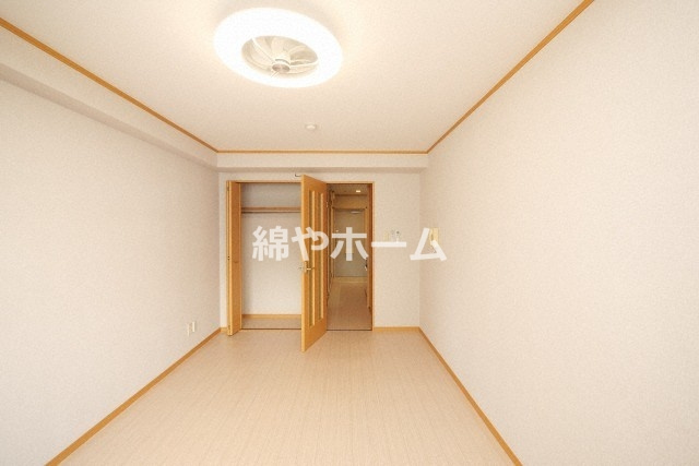 ドゥエリング上汐の寝室|ゆとりの広さです