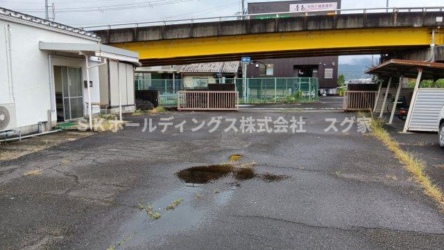 舞鶴市南田辺事業用物件の駐車場