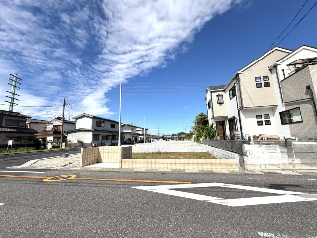 越谷市大泊第１０　１号棟リーブルガーデン新築戸建の外観|これから基礎工事が始まる準備段階の敷地。永く住み続ける土地の素顔をじっくりご確認できる機会です。