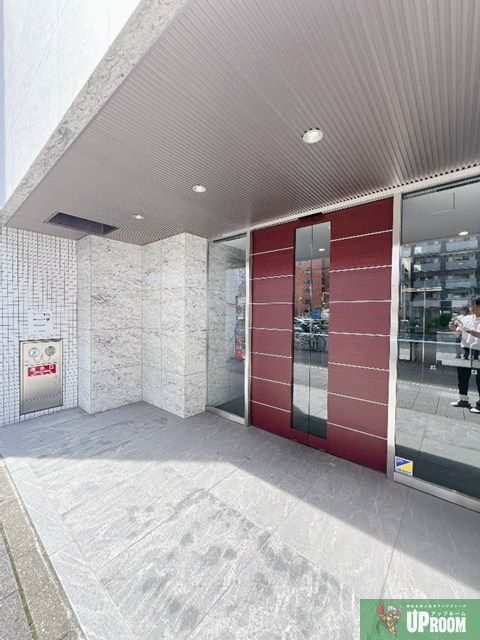 ワールドアイ名古屋城北のエントランス