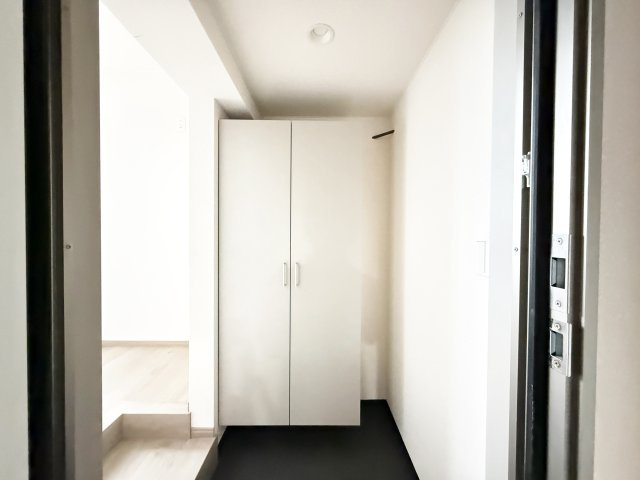 フジ・マンションの玄関