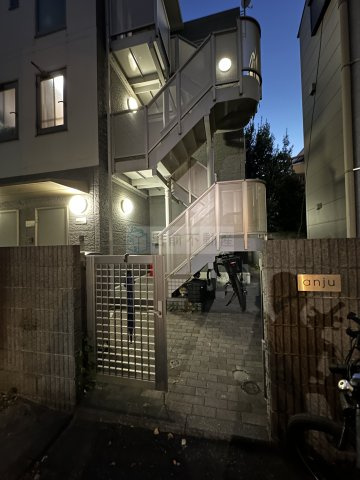 豊島区西池袋５丁目の賃貸マンションのエントランス
