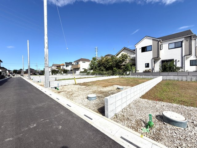越谷市大泊第１０　2号棟リーブルガーデン新築戸建の外観|施工前のクリアな敷地状況をご覧いただけます。周辺の静かな街並みや暮らしやすさを現地でお確かめください。