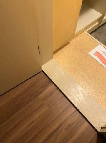 川口市芝１丁目のアパートの玄関
