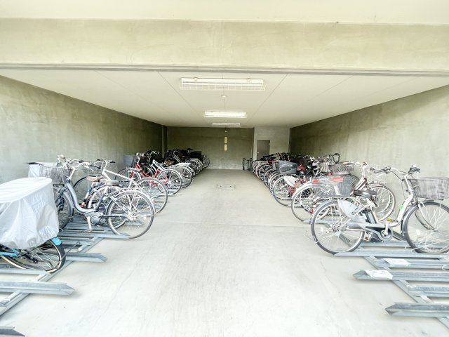 ライオンズガーデン枚方藤阪■中古マンションの駐輪場
