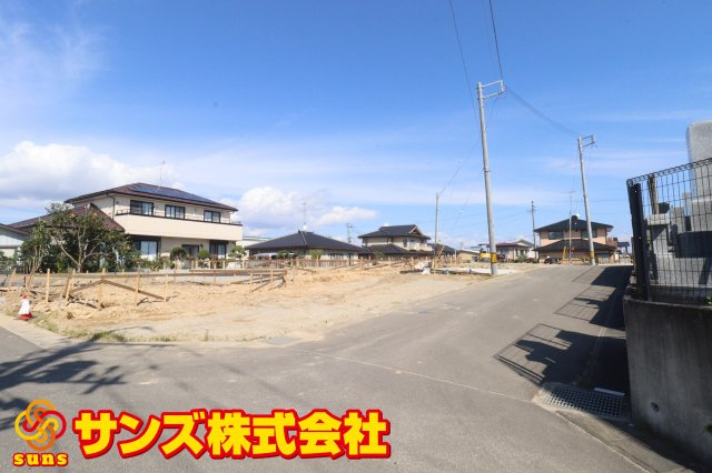 郡山市富田西６丁目　　　5号棟　　富田小学校、富田中学区の外観|南西側から見た区画全体♪