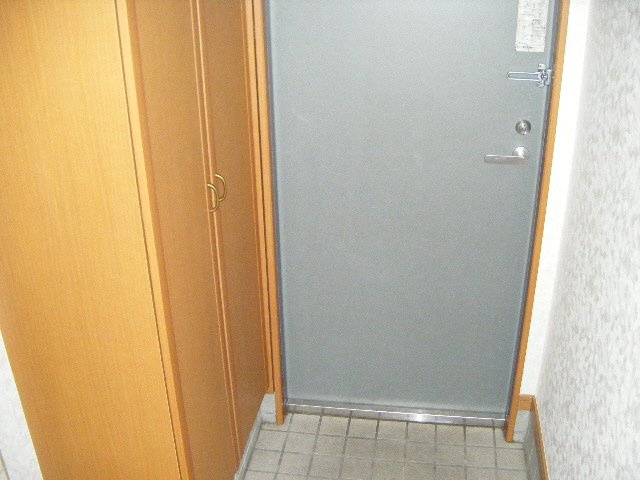 Ｕ－ＨＯＵＳＥ船橋本町の玄関|玄関シューズボックスあります