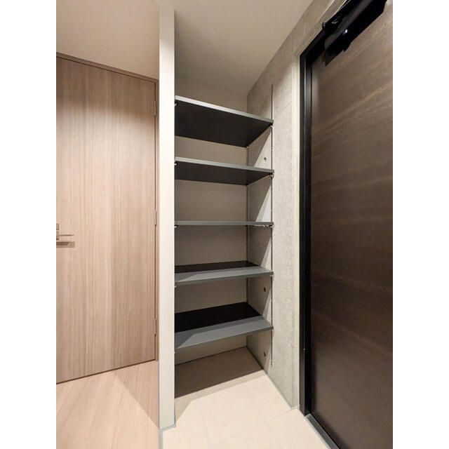 エクサム三軒茶屋Ⅳの収納