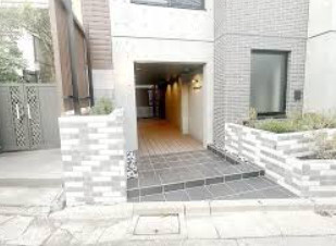 エクサム三軒茶屋Ⅳのエントランス