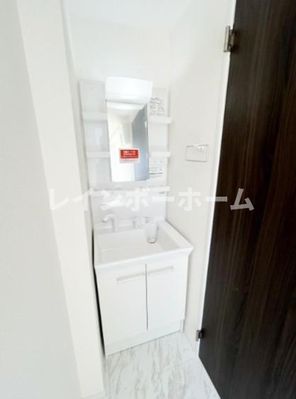 カインドネスα立石SOLASIAの独立洗面台|※建築中のため同施工参考写真となります。