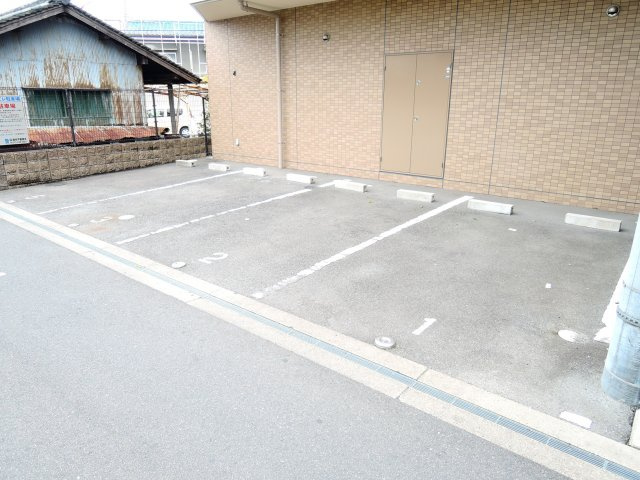 カンタービレの駐車場