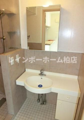 特典：仲介手数料が50％OFFです‼の洗面所|独立洗面台です
