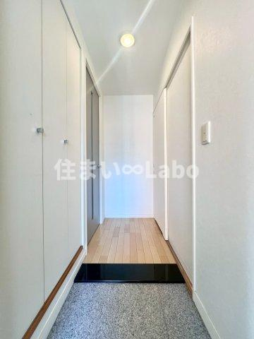 エンクレスト天神南Ⅲの玄関|同建物別部屋参考写真