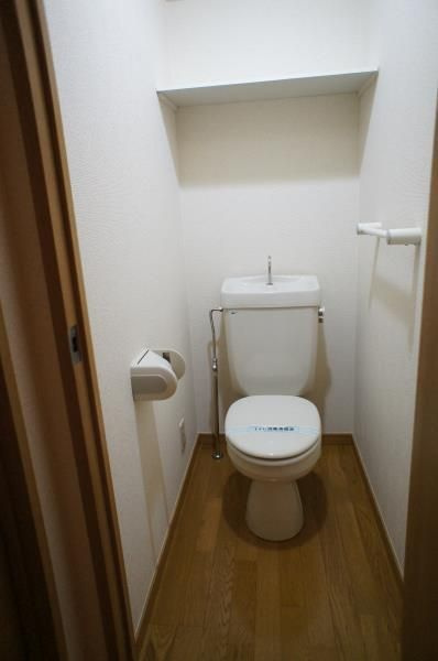 府中市府中町１丁目の賃貸マンションのトイレ