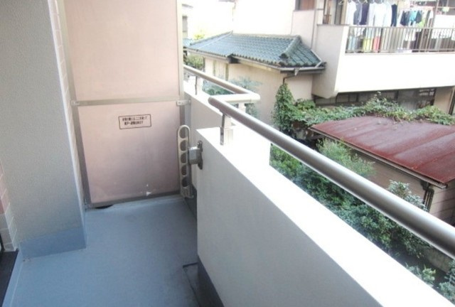 府中市府中町１丁目の賃貸マンションのバルコニー
