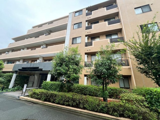 クレッセント武蔵新城ウエストの外観