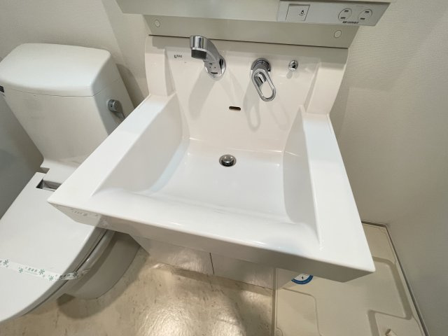 ＺＥＵＳ西梅田プレミアムの独立洗面台