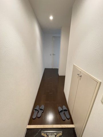 ＺＥＵＳ西梅田プレミアムの玄関