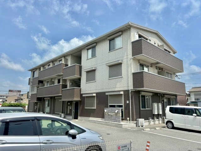 ラフィーネ亀山の外観