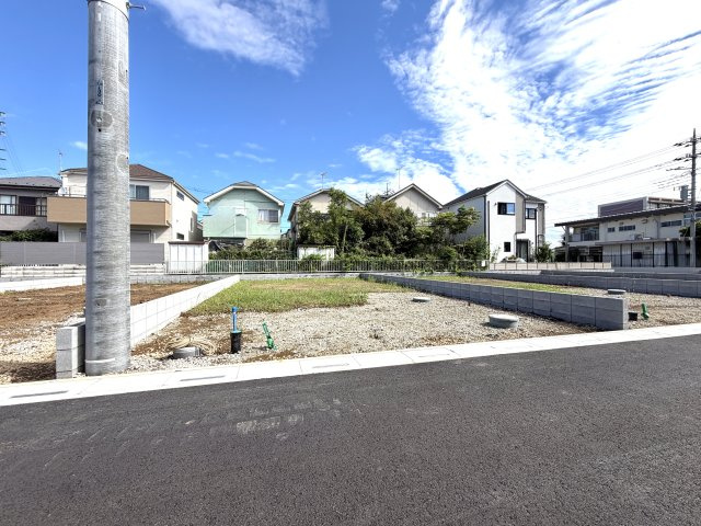 越谷市大泊第１０　4号棟リーブルガーデン新築戸建の外観|施工前のクリアな敷地状況をご覧いただけます。周辺の静かな街並みや暮らしやすさを現地でお確かめください。