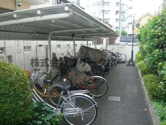 セイント武蔵小金井の駐車場