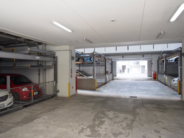 ＺＥＵＳ西梅田プレミアムの駐車場