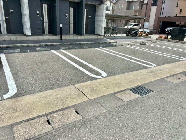 アニメート・ミキの駐車場