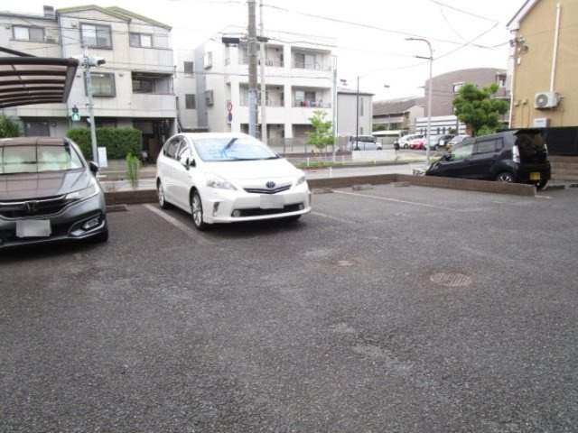 ラ・ヴェーヌの駐車場