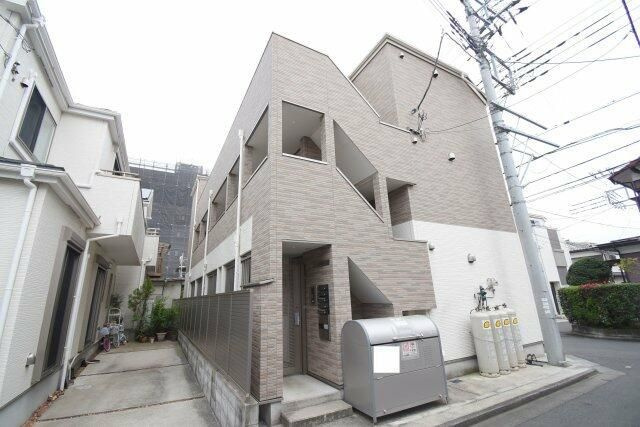 サンテラス鶴間の外観