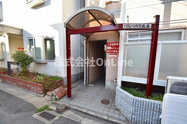 東大阪市小若江２丁目の賃貸マンションのエントランス