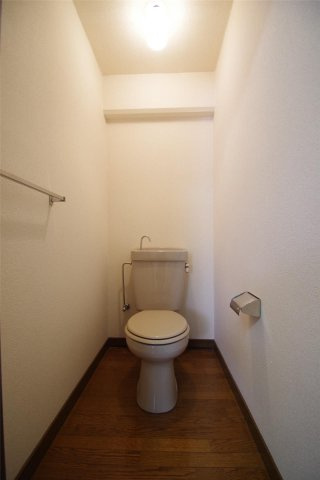 メゾンドアレイ新町のトイレ