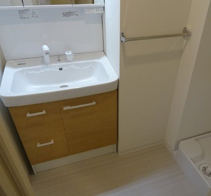 UKマンションの独立洗面台