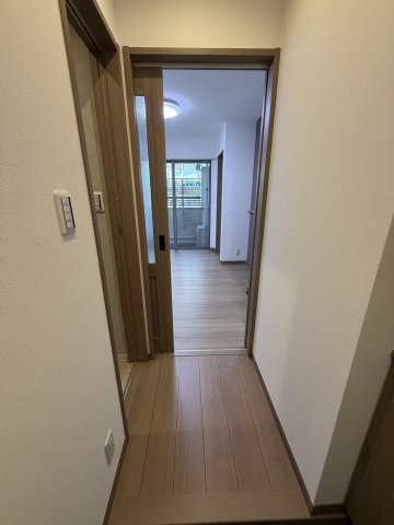 アーリーズ忍ケ丘の玄関