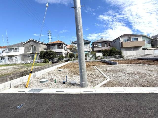 越谷市大泊第１０　7号棟リーブルガーデン新築戸建の外観|綺麗に整地された安心の建築場所。建物が建つ前の土台となる土地の魅力をしっかりご確認いただけます。