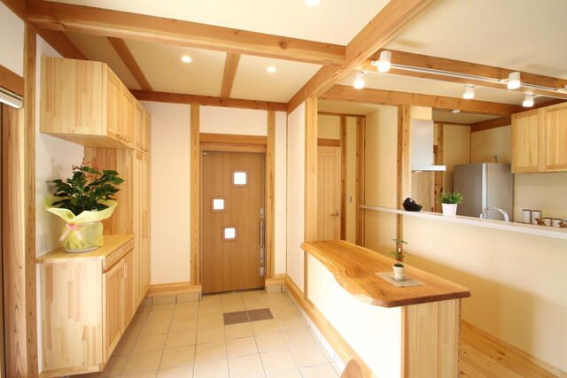 東松山市あずま町１丁目　中古売戸建の玄関