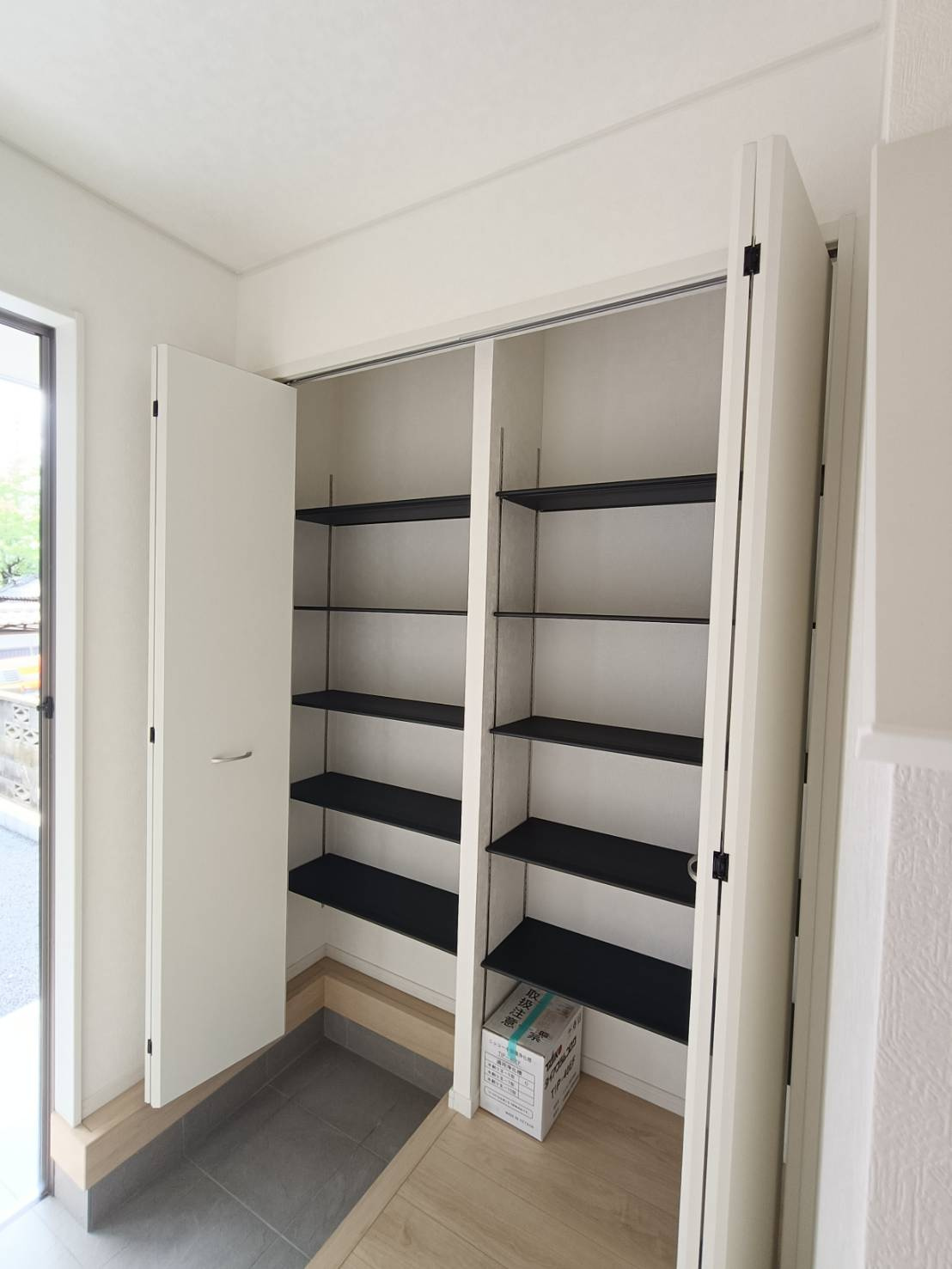 三郷市　高州4丁目　新築戸建　全7棟の玄関|施工例です