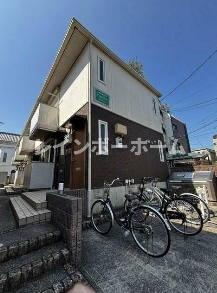 クリスタルコートの外観